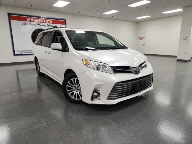 2018 Toyota Sienna XLE Premium