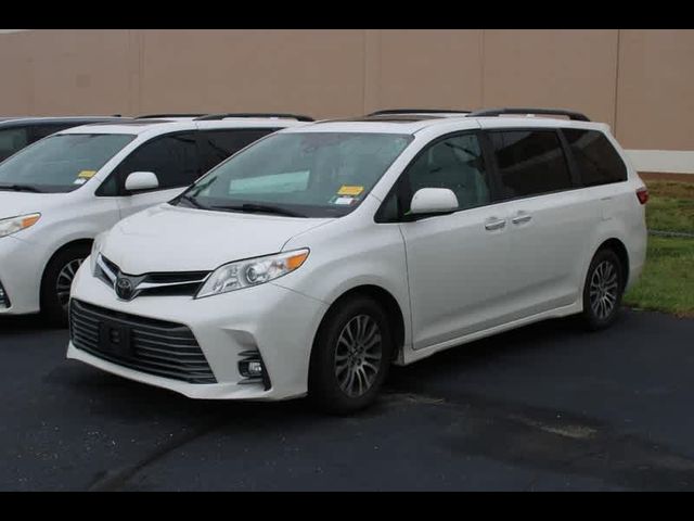 2018 Toyota Sienna XLE Premium