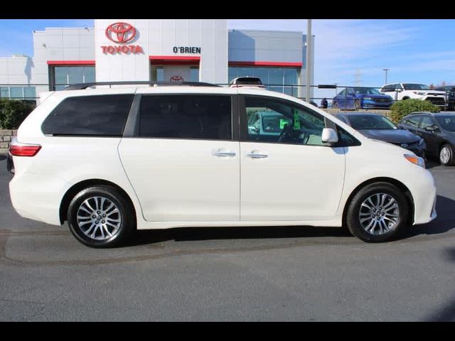 2018 Toyota Sienna XLE Premium