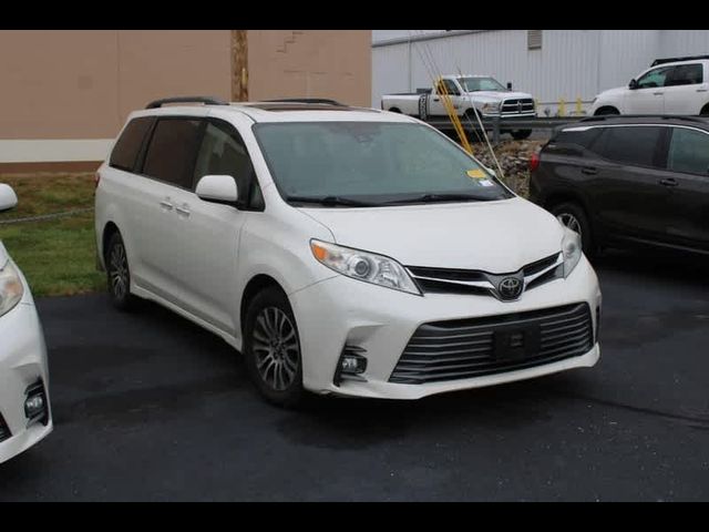 2018 Toyota Sienna XLE Premium