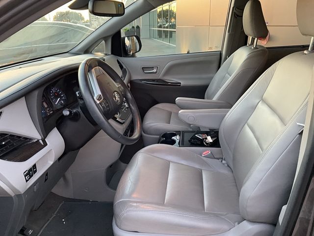 2018 Toyota Sienna XLE Premium