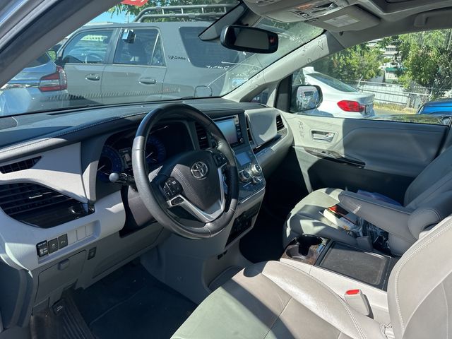 2018 Toyota Sienna XLE Premium