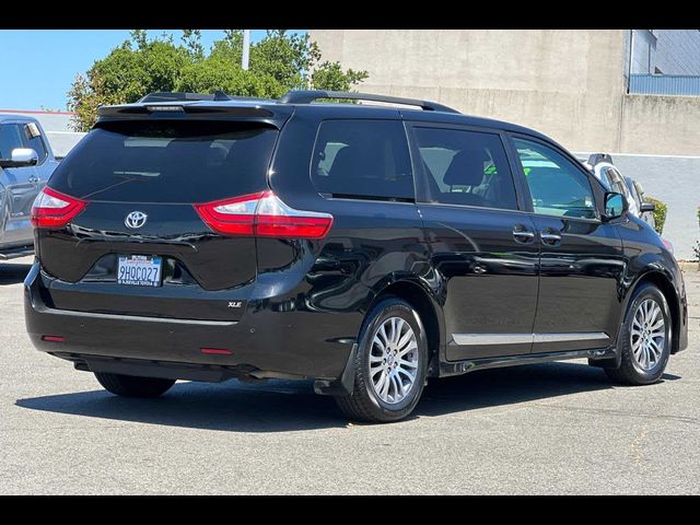 2018 Toyota Sienna XLE Premium