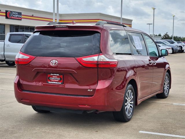 2018 Toyota Sienna XLE