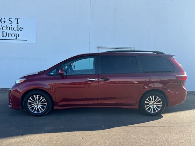 2018 Toyota Sienna 