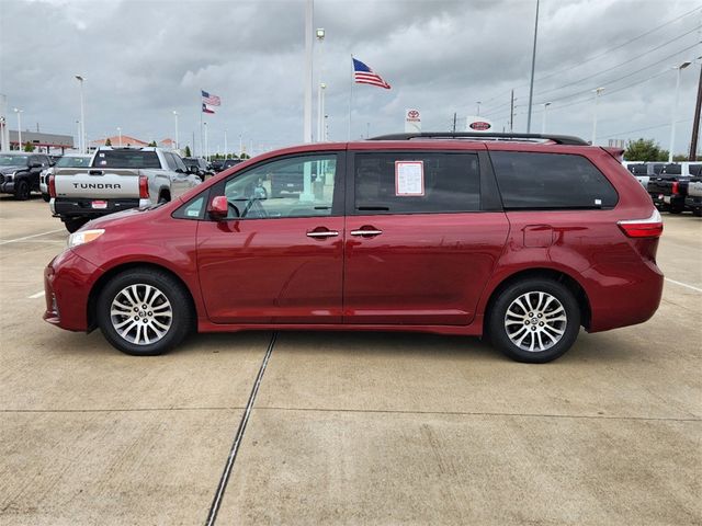 2018 Toyota Sienna XLE