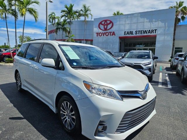 2018 Toyota Sienna XLE Premium