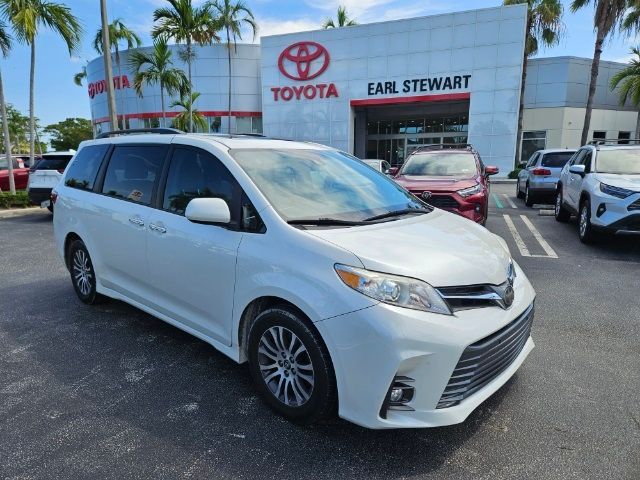 2018 Toyota Sienna XLE Premium