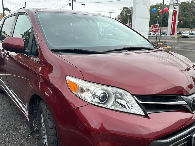 2018 Toyota Sienna XLE Premium