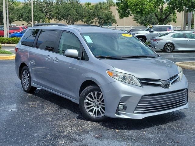 2018 Toyota Sienna XLE Premium