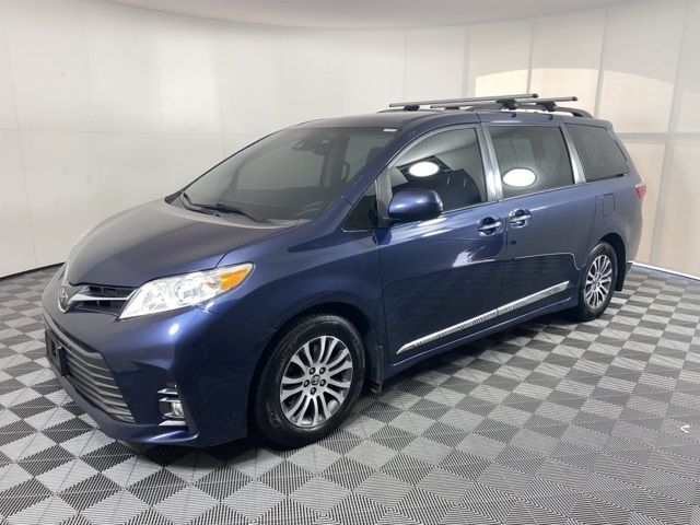 2018 Toyota Sienna 