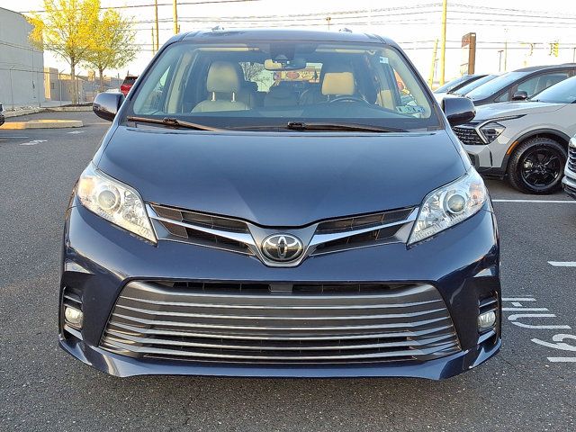 2018 Toyota Sienna XLE