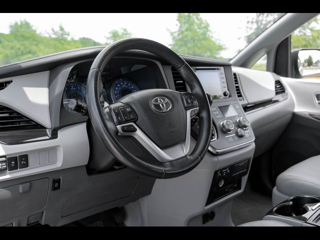 2018 Toyota Sienna XLE Premium