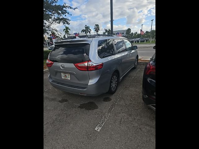 2018 Toyota Sienna XLE Premium