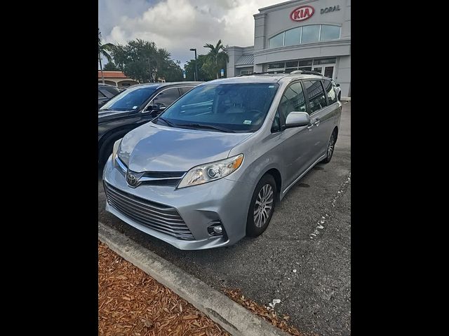 2018 Toyota Sienna XLE Premium