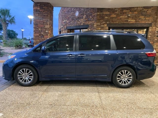 2018 Toyota Sienna XLE Premium