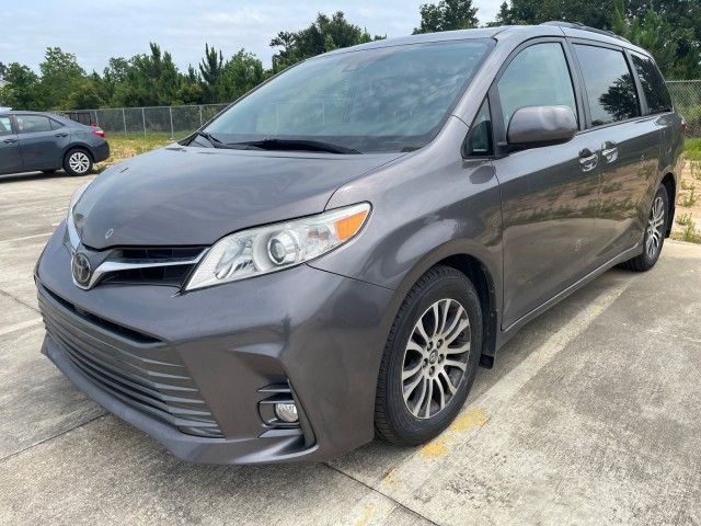 2018 Toyota Sienna XLE Premium