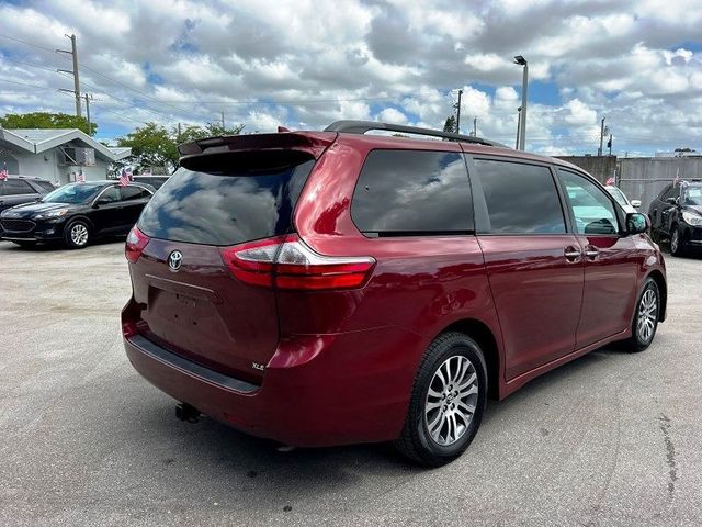 2018 Toyota Sienna XLE Premium