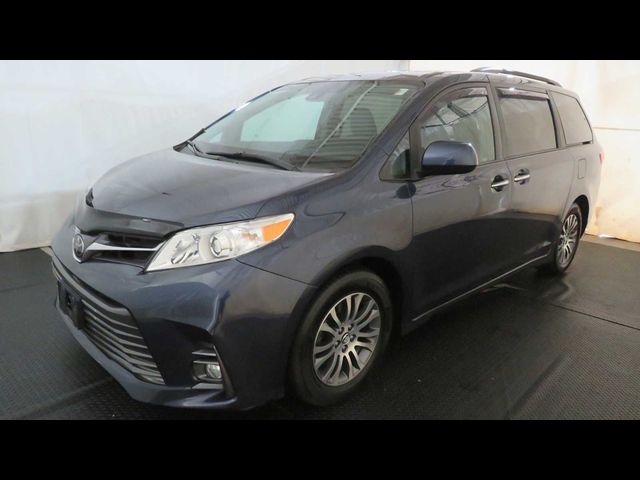 2018 Toyota Sienna XLE Premium