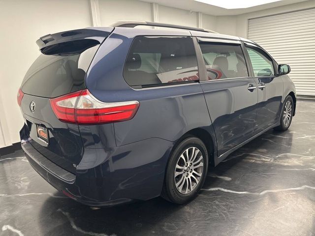 2018 Toyota Sienna XLE Premium