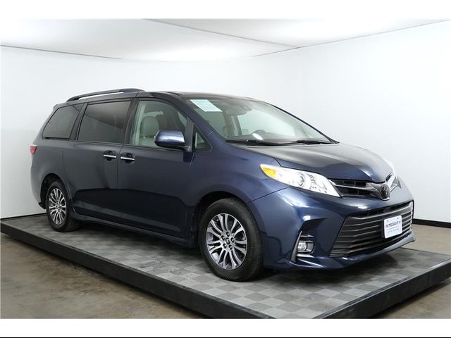 2018 Toyota Sienna XLE Premium