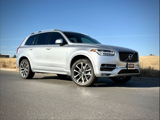 2018 Volvo XC90 Momentum