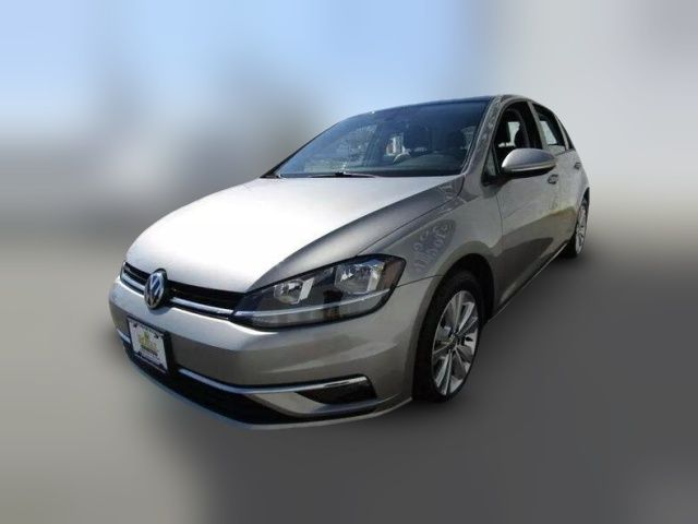 2018 Volkswagen Golf SE