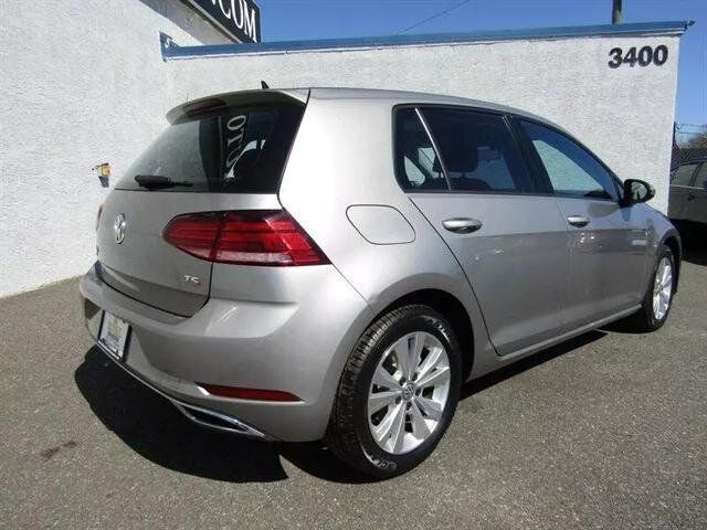 2018 Volkswagen Golf SE