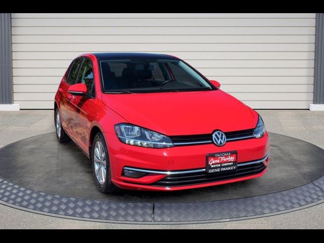 2018 Volkswagen Golf SE