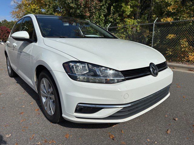 2018 Volkswagen Golf SE