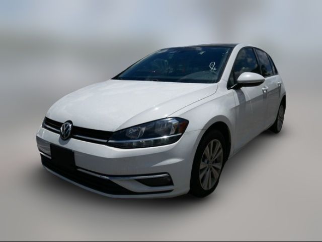 2018 Volkswagen Golf SE