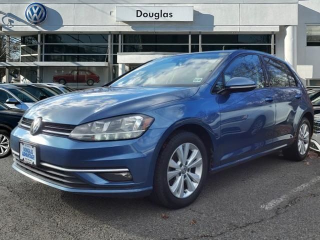 2018 Volkswagen Golf SE