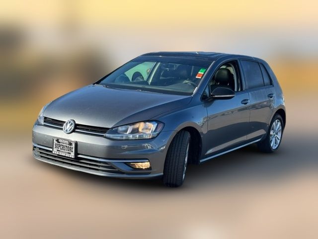 2018 Volkswagen Golf SE