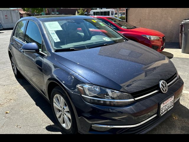 2018 Volkswagen Golf SE