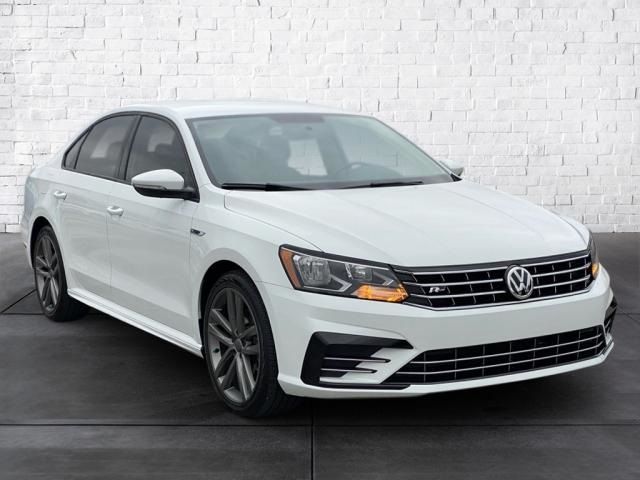 2018 Volkswagen Passat R-Line