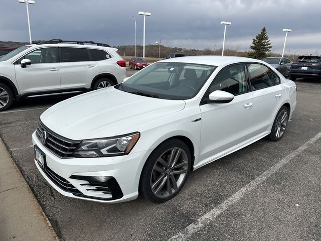 2018 Volkswagen Passat R-Line