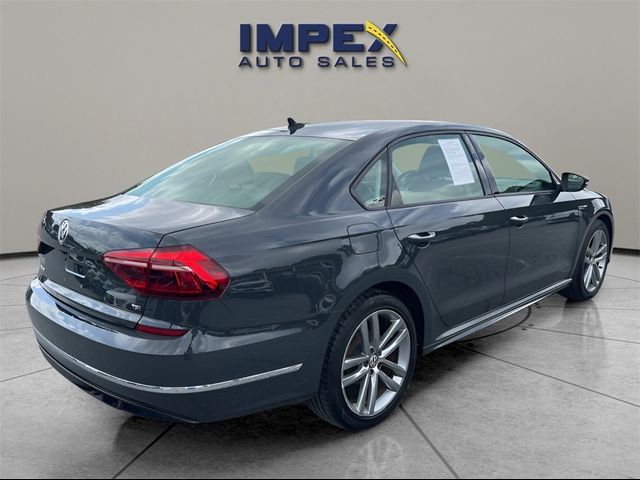 2018 Volkswagen Passat R-Line