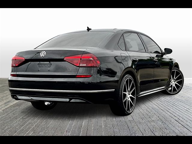 2018 Volkswagen Passat R-Line