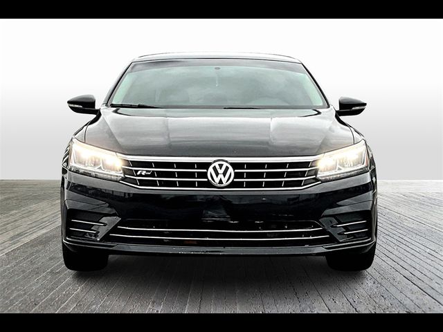 2018 Volkswagen Passat R-Line