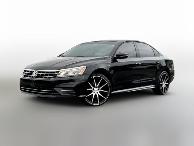 2018 Volkswagen Passat R-Line