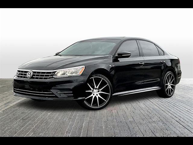 2018 Volkswagen Passat R-Line