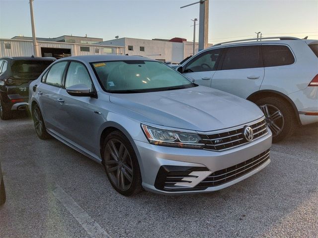 2018 Volkswagen Passat R-Line