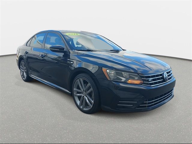 2018 Volkswagen Passat R-Line