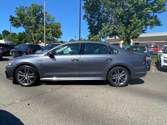 2018 Volkswagen Passat R-Line