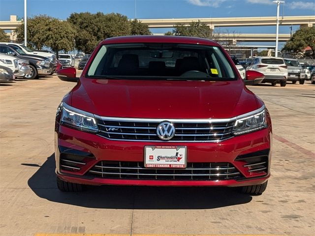 2018 Volkswagen Passat R-Line