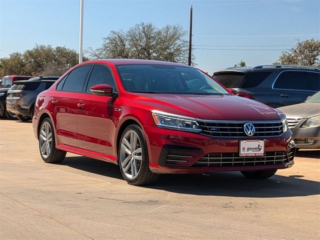 2018 Volkswagen Passat R-Line