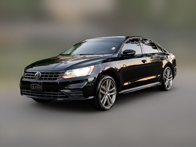 2018 Volkswagen Passat R-Line