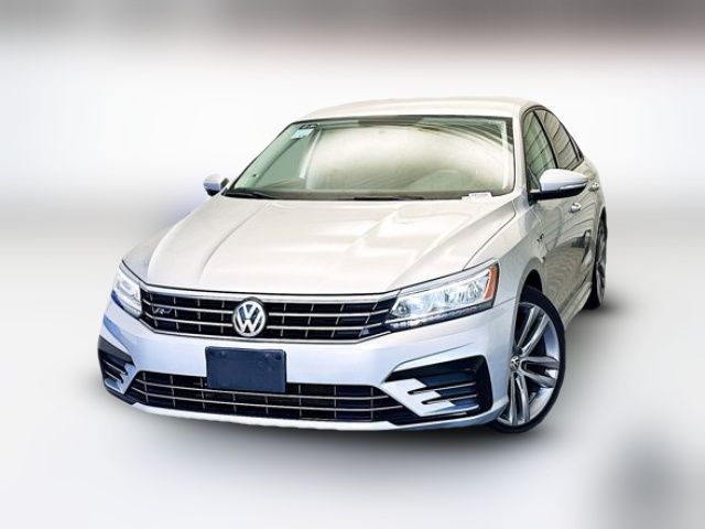 2018 Volkswagen Passat R-Line