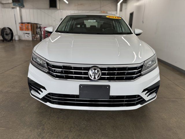 2018 Volkswagen Passat R-Line
