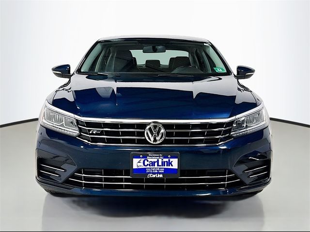 2018 Volkswagen Passat R-Line